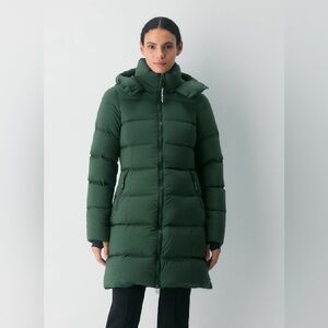 LIKE NEW - Aritzia Super Puff Snug Mid Length !  Size Small - Colour Scarab